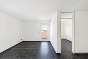 Zimmer & Zugang Balkon II