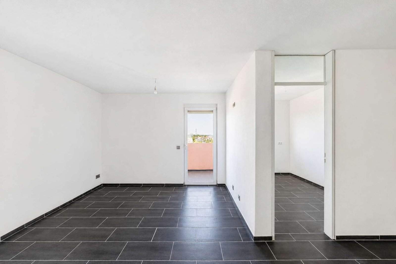 Zimmer & Zugang Balkon II