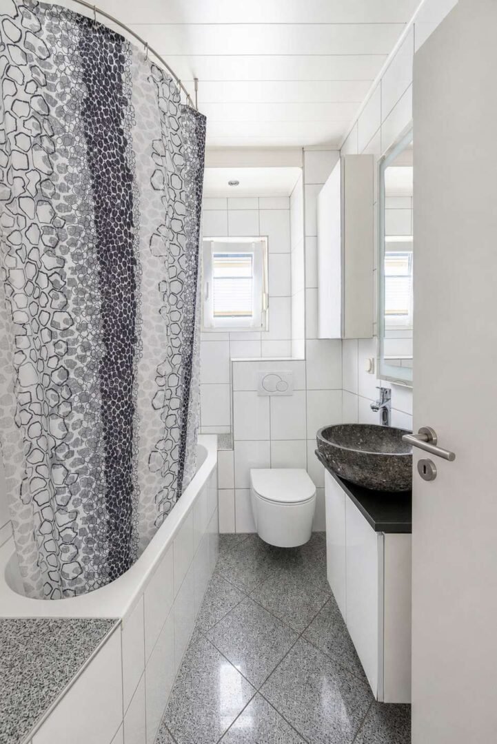 Badezimmer EG